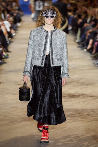 Look 24